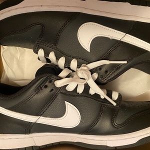 WHITE/OFF NOIR DUNKS 7Y/7M